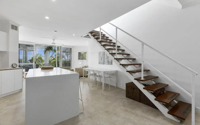 76 Upper Hastings Street Apartment