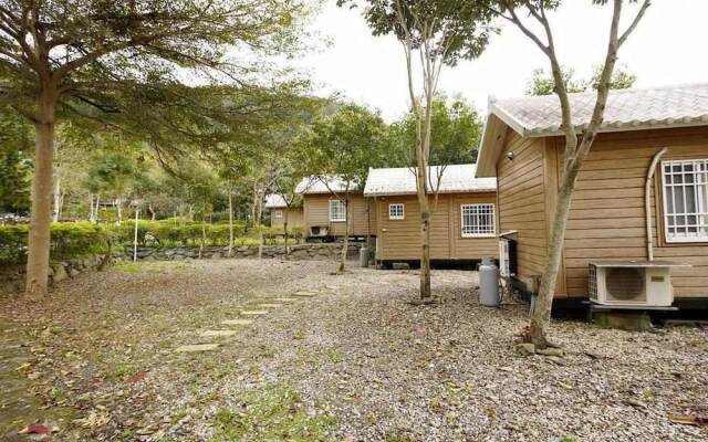 Leisure log cabin