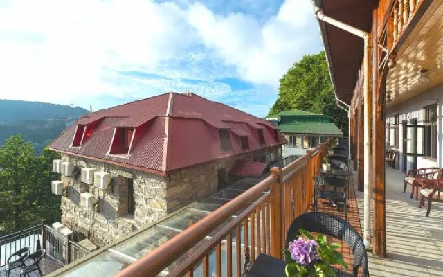 Lushan Dongtian Guesthouse