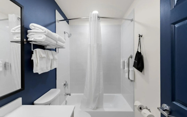 SureStay Hotel by Best Western Norfolk Little Creek