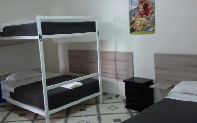 Hostel Oasis Centro by oyo rooms