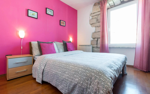 Top Center Apartment