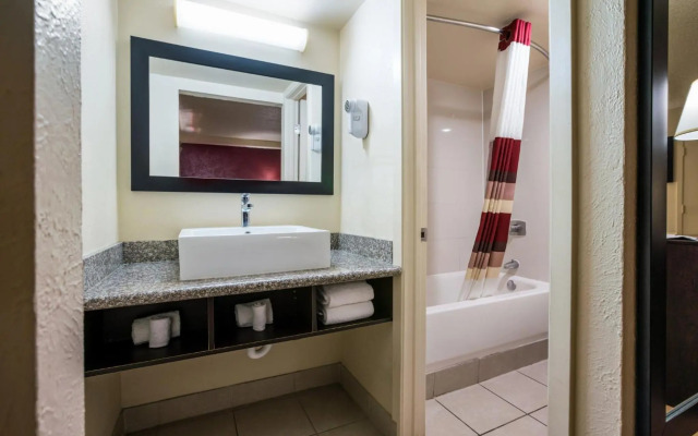 Red Roof Inn North Dallas - Park Central