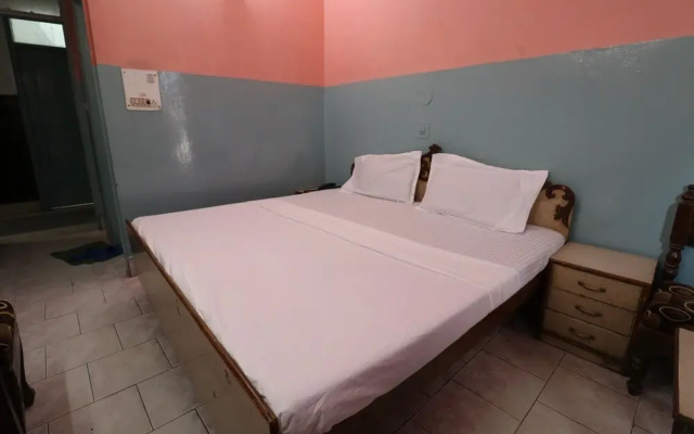 SPOT ON 37960 Hotel Krishna Plaza