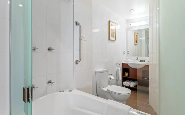 Amora Hotel Riverwalk Melbourne