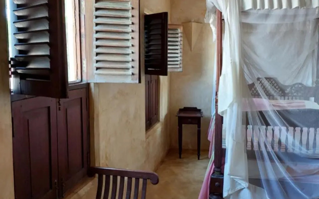 Samaki House