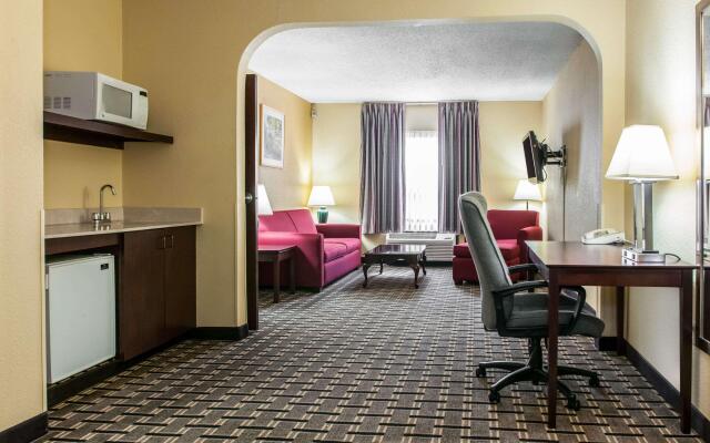 Clarion Inn & Suites Northwest