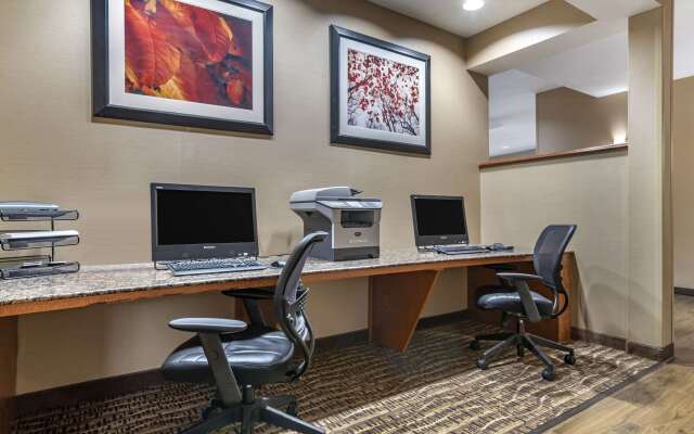 Comfort Suites Airport