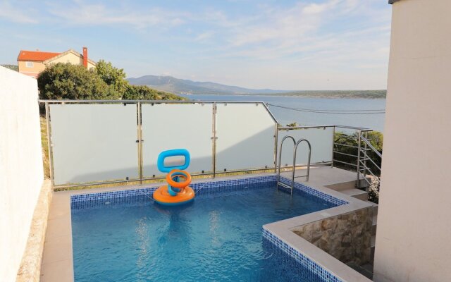 Dajana-with Pool and sea View