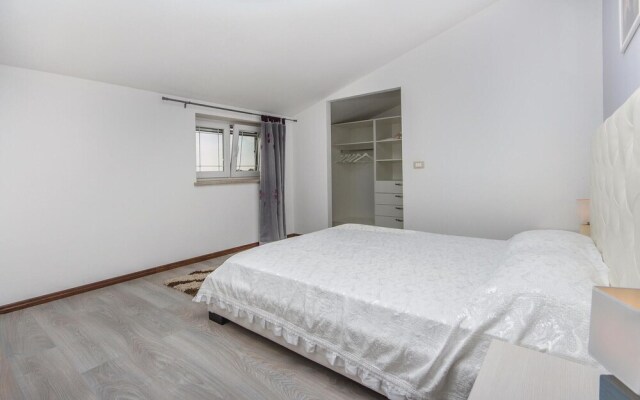 Amazing Home in Kanfanar With Wifi and 3 Bedrooms
