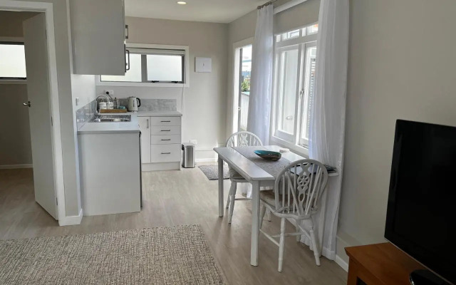 Raglan Retreat on Gilmour