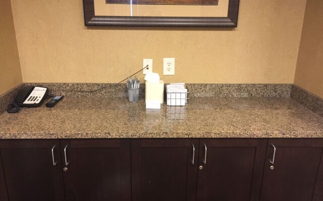 Hampton Inn & Suites Bismarck Northwest