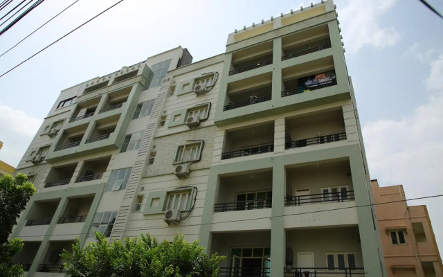 OYO 12459 SilverKey Gachibowli