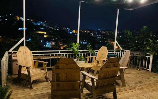 Books Homestay