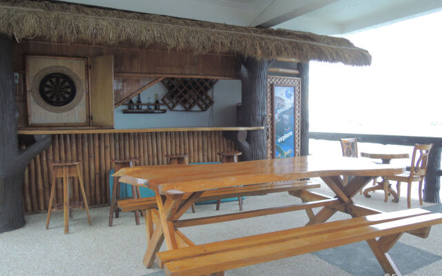 Love's Beach and Dive Resort