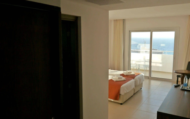 Theo Sunset Bay Hotel