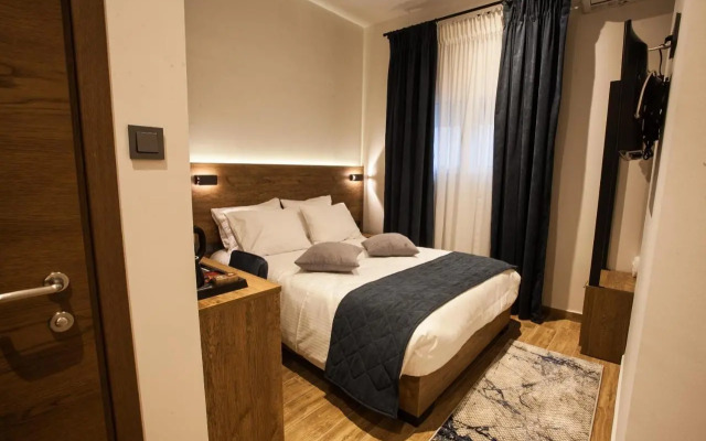 Trikala River House