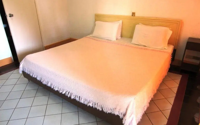 Estaca bay Garden Resort