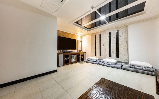 Voice The Zara Drive-in