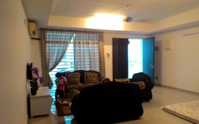 Elessandra 3 Storey 5 Rooms