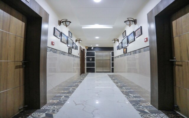 OYO 6883 Hotel Galaxy Star