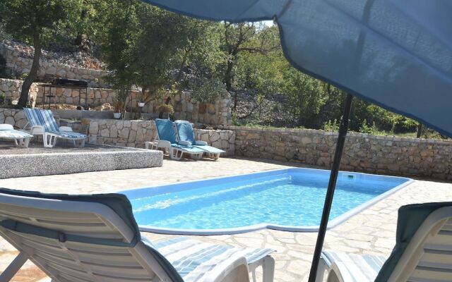 Welcoming Holiday Home in Ugljane With Swimming Pool