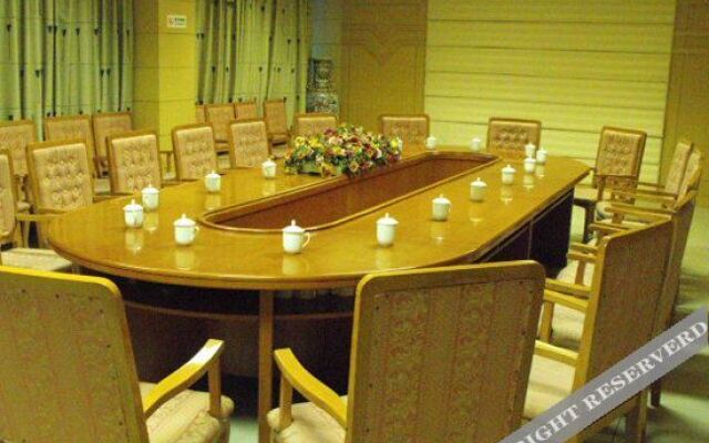 Luoyang Shendu Hotel