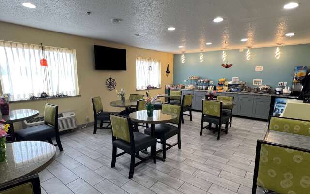Days Inn by Wyndham Batavia Ohio