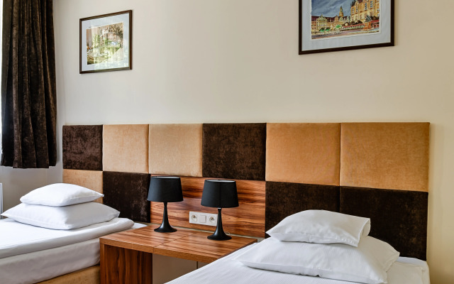 Boutique Hotel's Kwiska / Legnicka