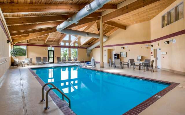 Quality Inn & Suites Lawrence - University Area