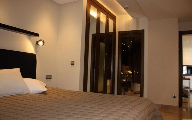 First Line Penthouse With Private Pool