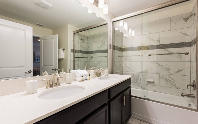 Luxury house in Storey Lake