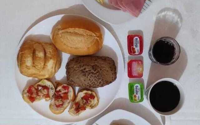 Pantai Karah Pousada