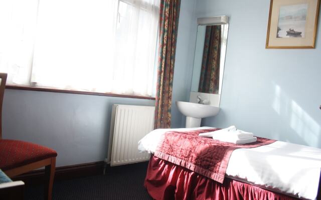 Kings Paget Hotel