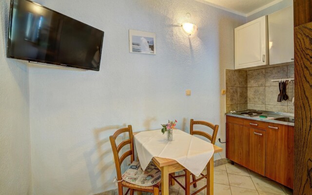 Nice Apartment in Senj With Wifi