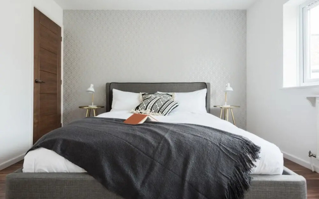 The Jericho Terrace House - 2BD + Parking