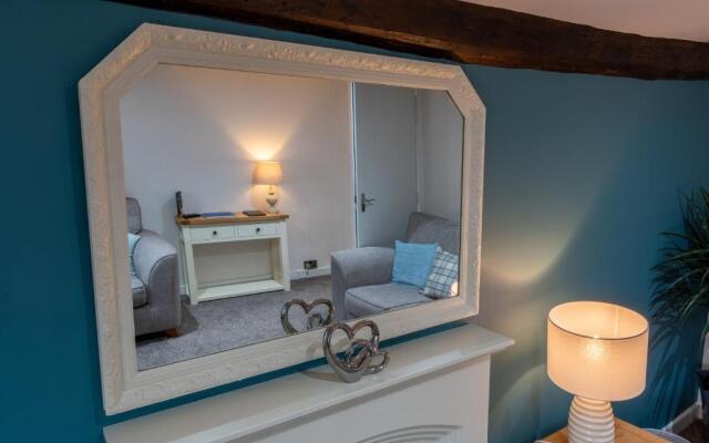 Library View Apartment