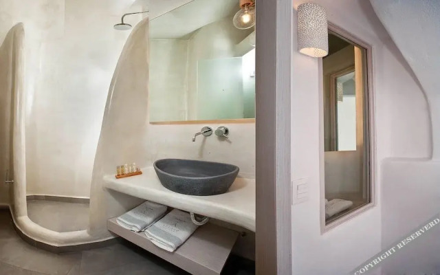 Antithesis Apartments