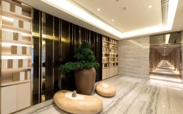 Ji Hotel (Shanghai Shangcheng Road Metro Station)