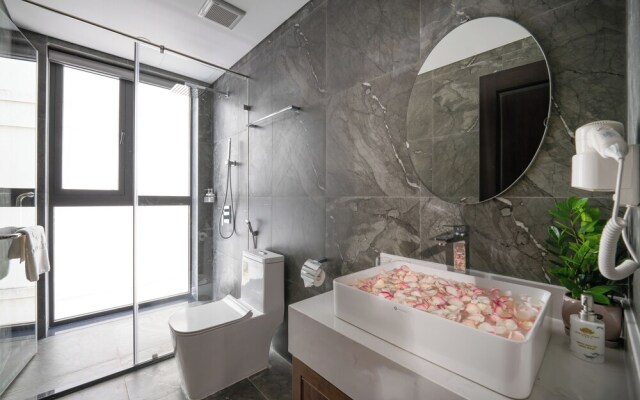 Golden Lotus Luxury Hotel Da Nang