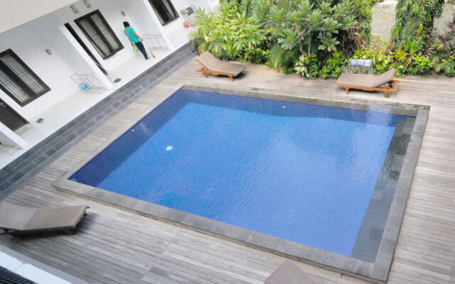 艾里巴厘岛水明漾巴厘德里 14 号酒店(Airy Seminyak Bali Deli 14)