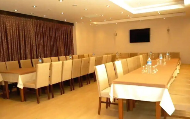 Vesta Fuar Hotel