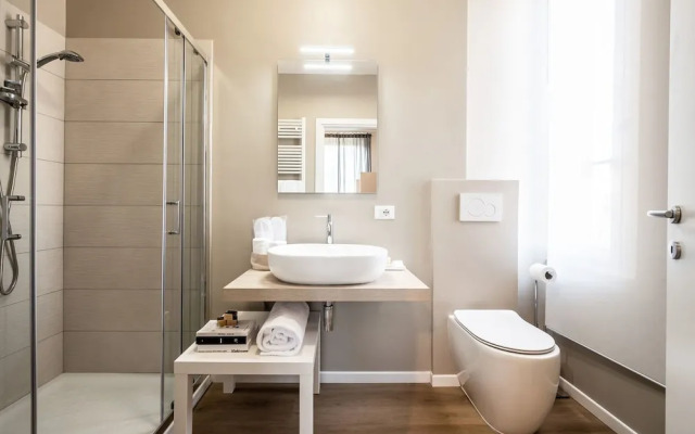 Emilia Suite Essence