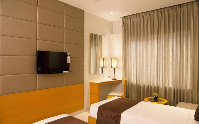Sri Aadhish Grand Hotel