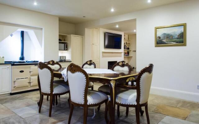 Dale Street Apartments Suite