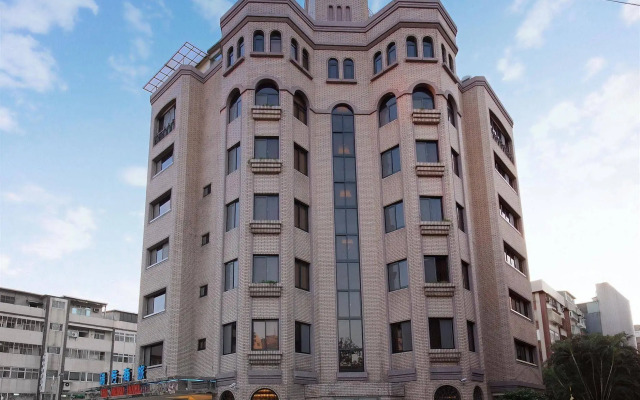 The Metro Hotel