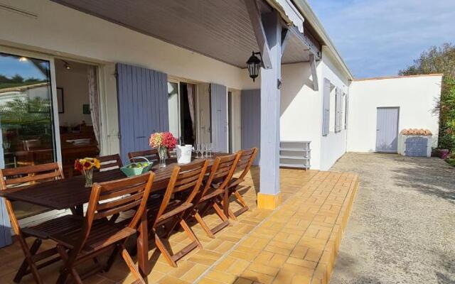 Villa familiale avec grand jardin proche plage