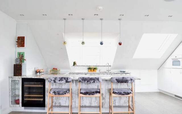 Bright and Stylish Apartment In Little Venice