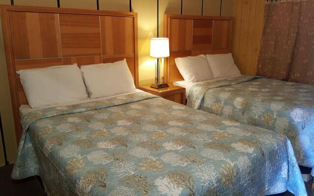 Plaza Motel