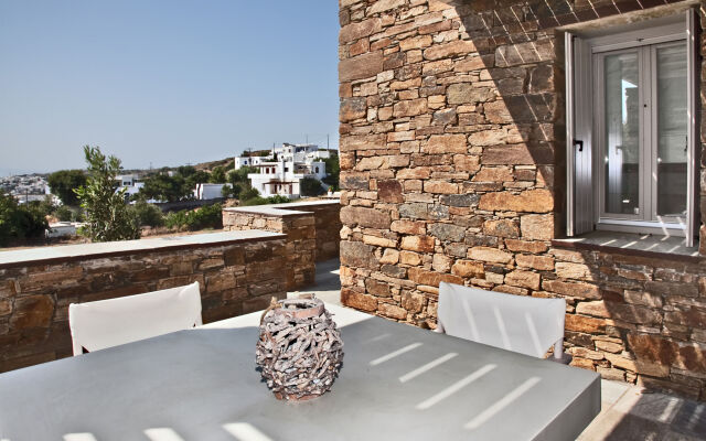 White Tinos Luxury Suites